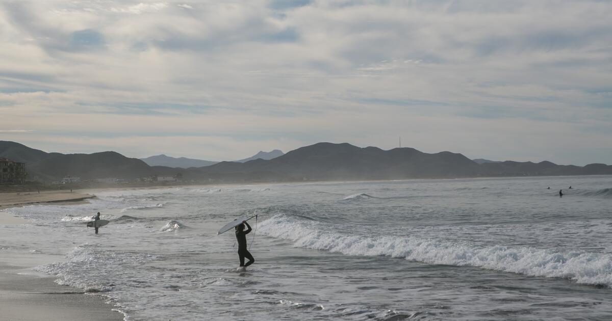 Mexican officials: 3 bodies found in Baja during search for missing foreigners