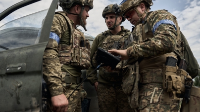 No More NATO ‘Red Lines’ in Ukraine, Macron Ally Urges