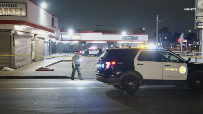 Deadly triple shooting outside L.A. County strip mall